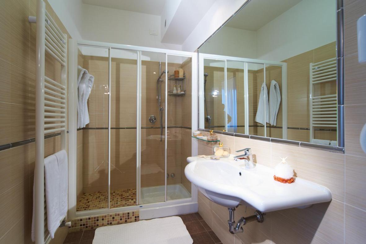 Hotel Sirio Camaiore Bagian luar foto