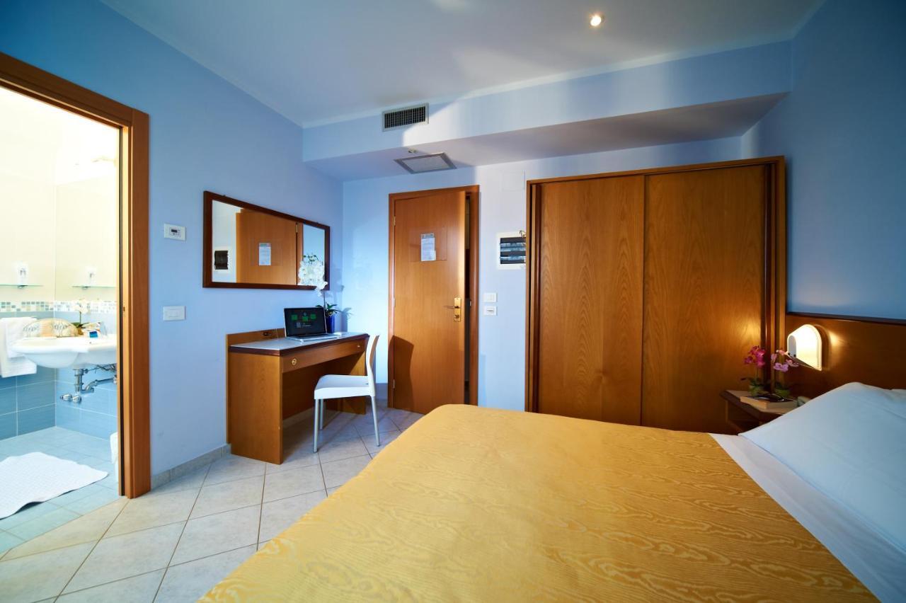Hotel Sirio Camaiore Bagian luar foto